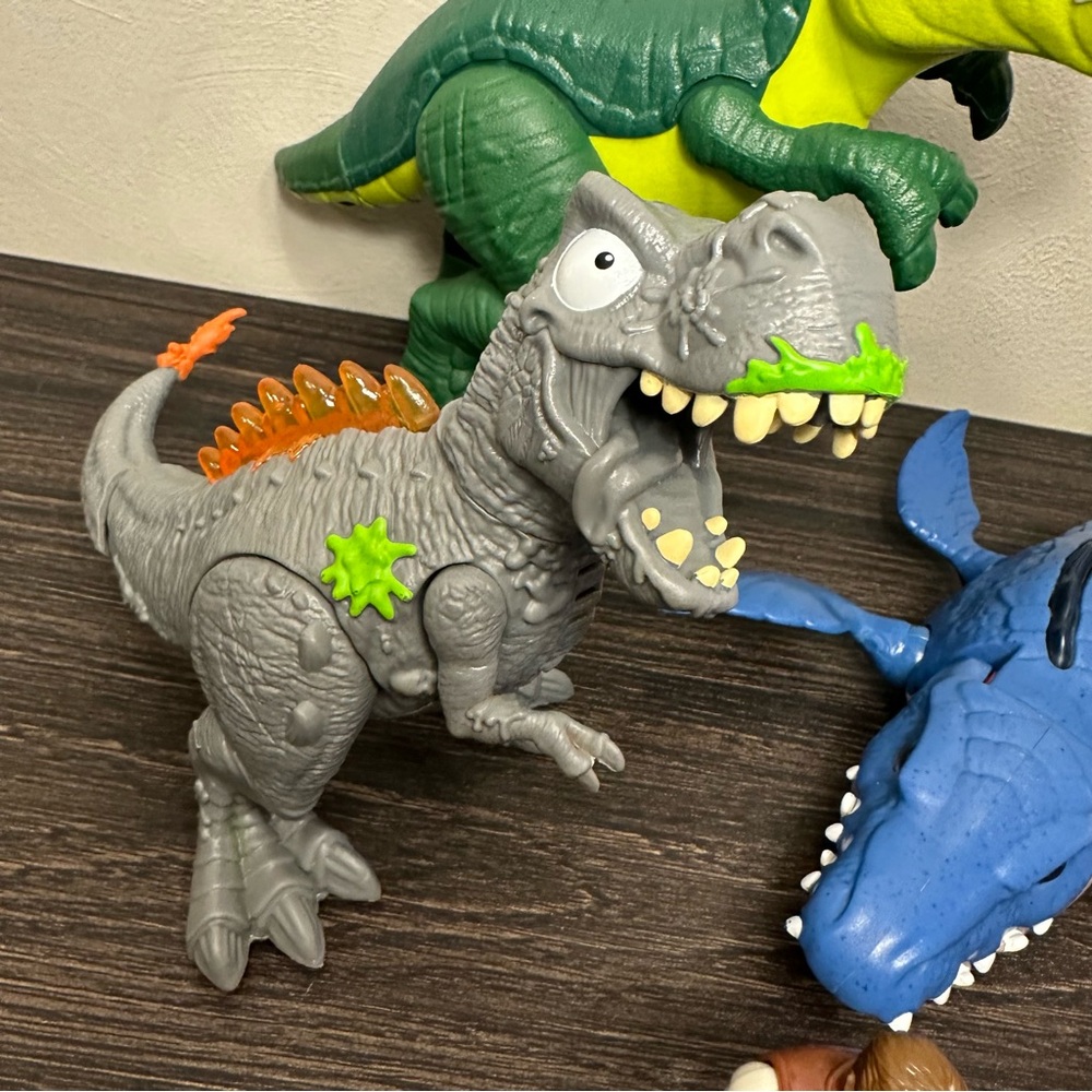 Jurassic World imaginext T-Rex Dinosaur lot with figures + - Picture 6 of 9